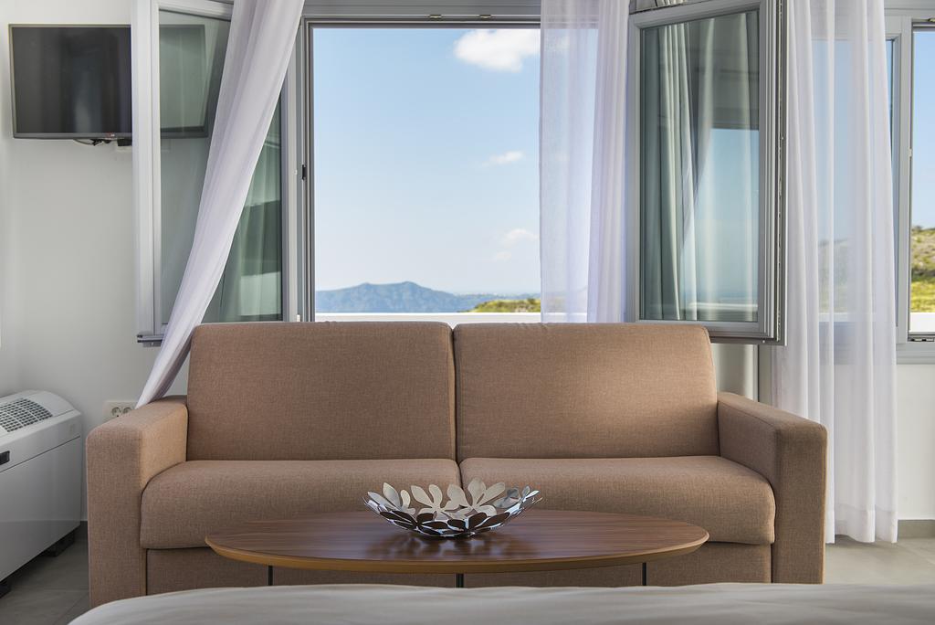 Impressive One Hotel Ormos Athinios Exterior foto